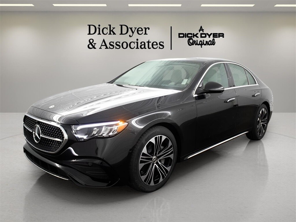 2025 Mercedes Benz E 450 4MATIC Sedan photo 4