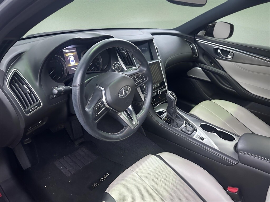 2022 Infiniti Q60 Luxe photo 3