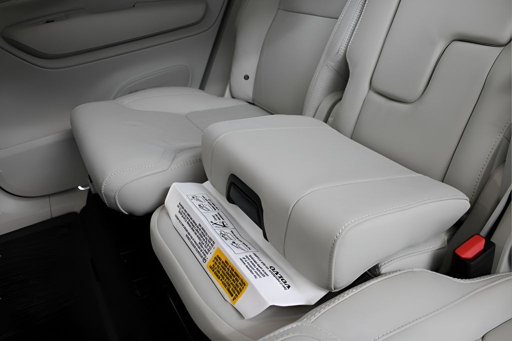 2026 Volvo XC90 Ultra - Photo 46