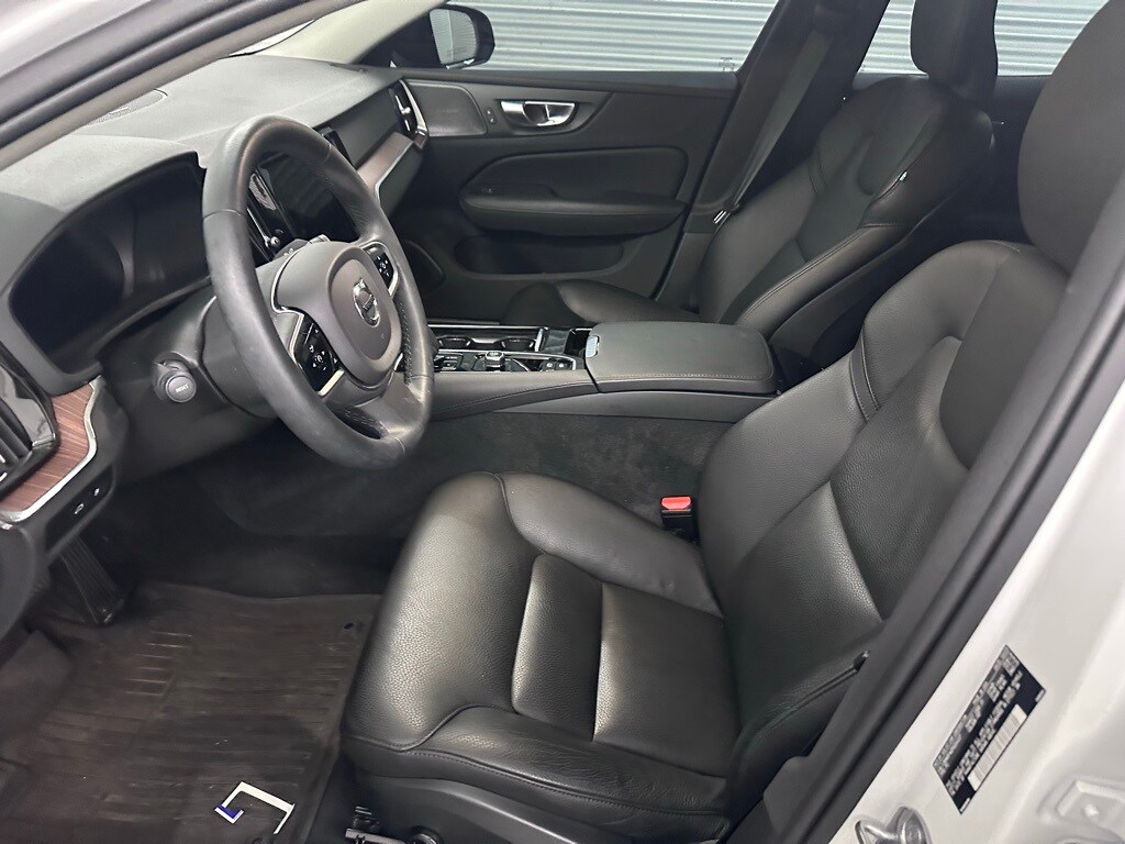 2023 Volvo S60 Recharge Plus photo 2