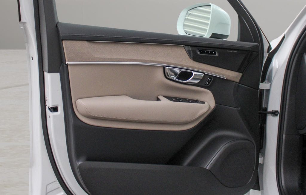 2026 Volvo XC90 Plus - Photo 25