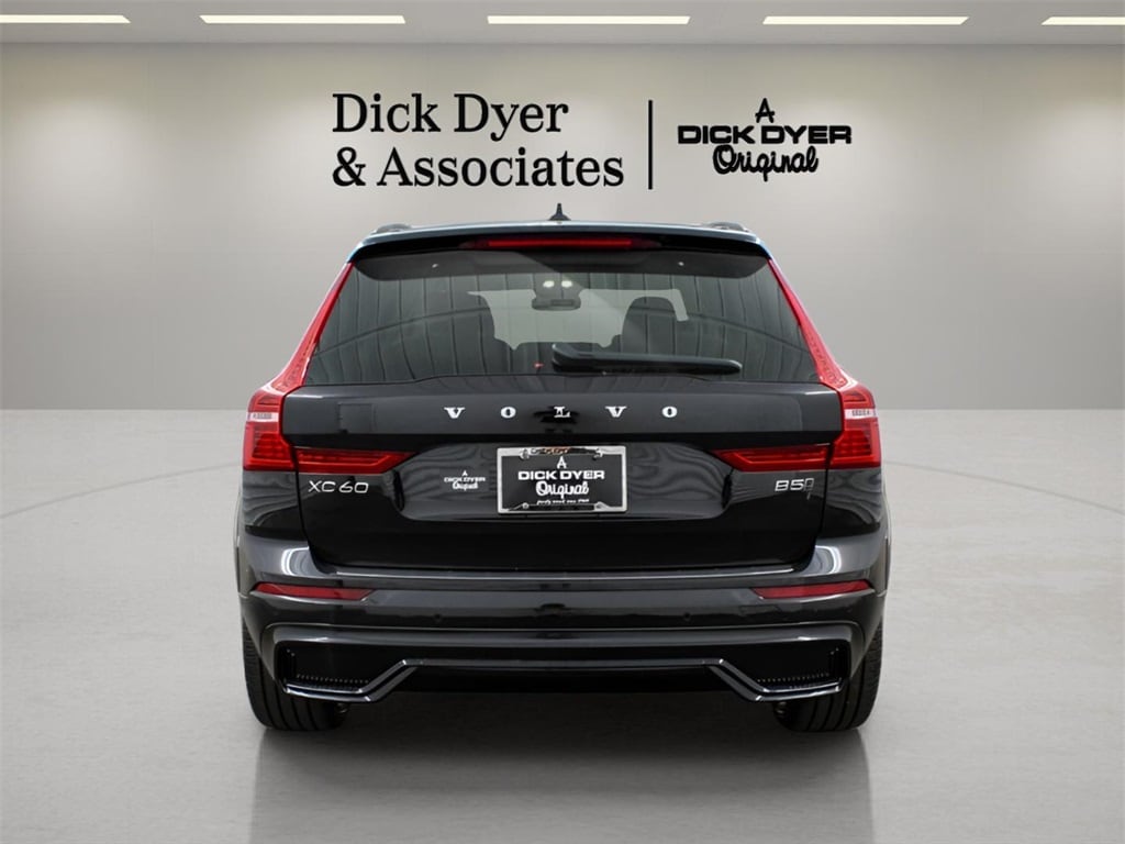 New 2025 Volvo XC60 B5 Ultra SUV