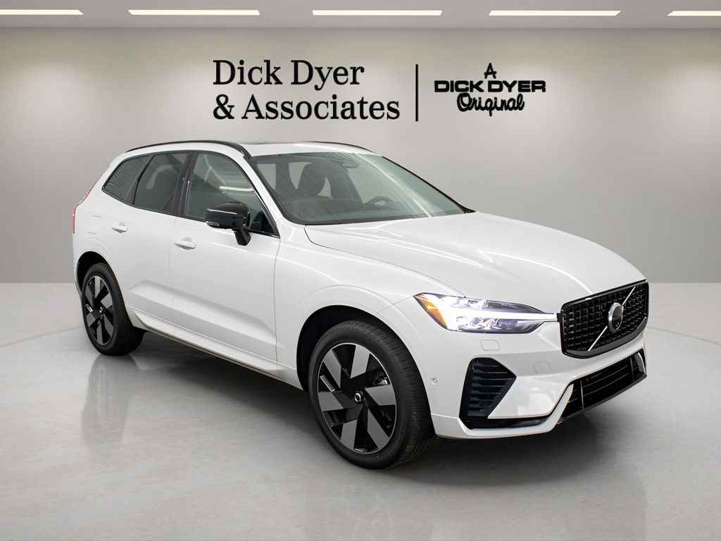 2024 Volvo XC60 T8 Plus Dark Theme AWD's photo