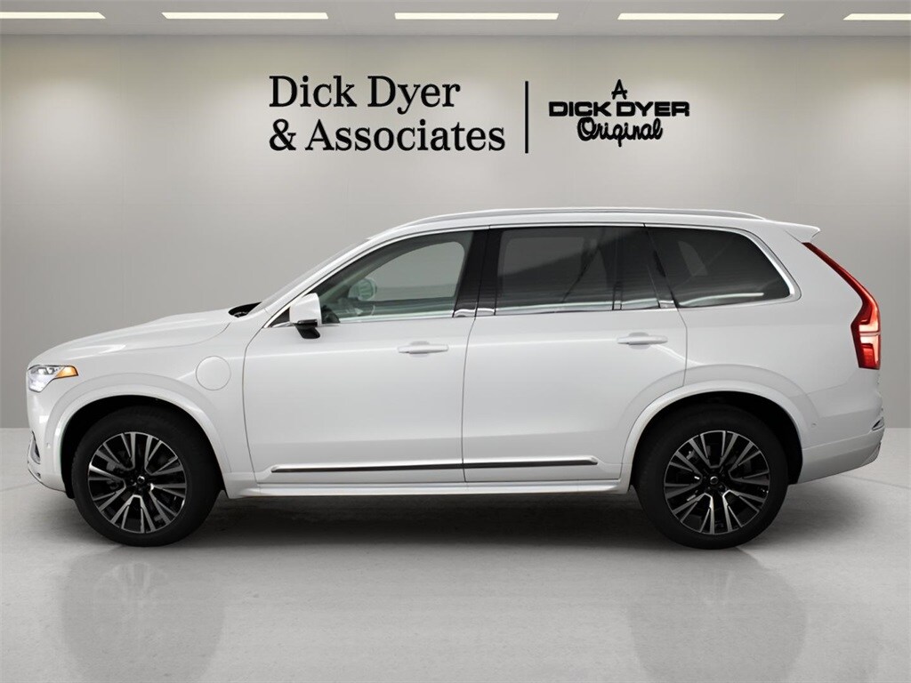 2025 Volvo XC90 T8 Plus photo 2