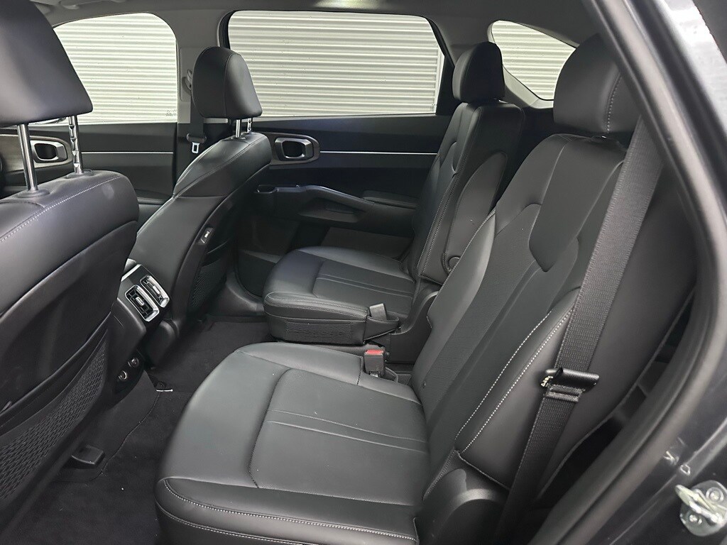 2023 Kia Sorento EX photo 3