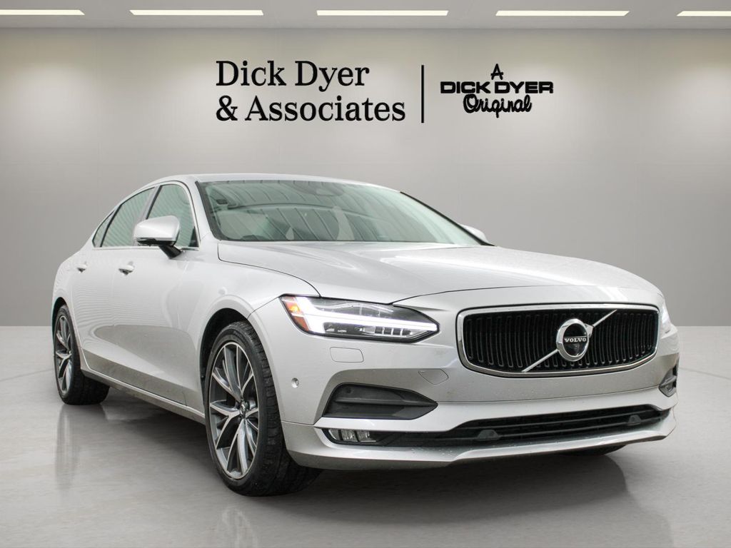 2018 Volvo S90 Sedan 