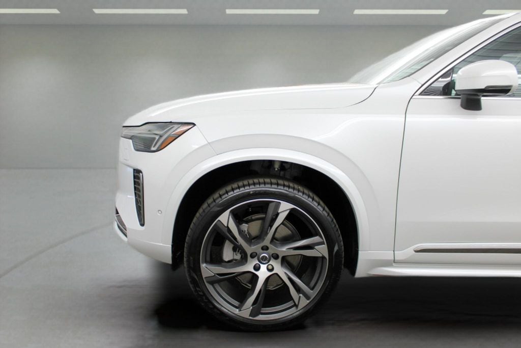 2026 Volvo XC90 Plus - Photo 34