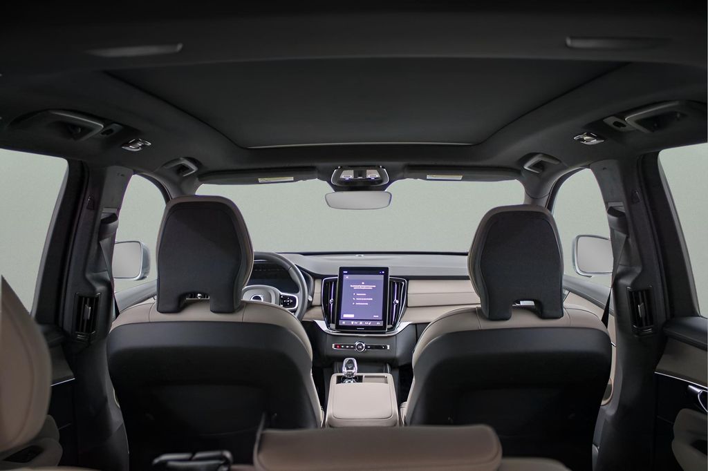 2026 Volvo XC90 Plus - Photo 11
