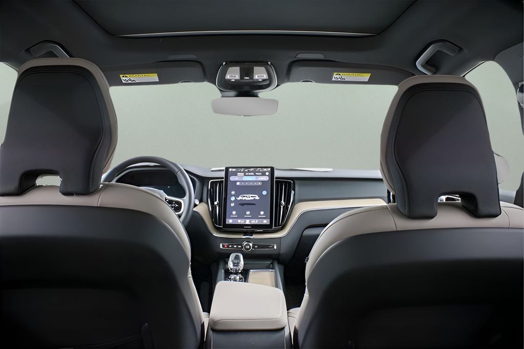 2026 Volvo XC60 Plus - Photo 11