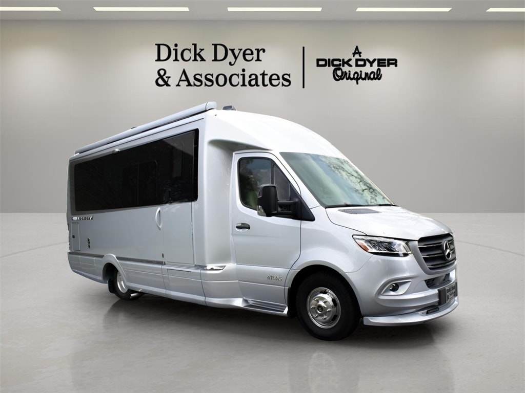 Used 2022 Mercedes-Benz Sprinter 3500XD Chassis Standard Roof V6 Truck