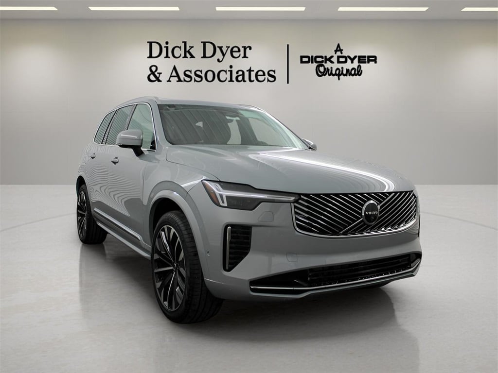 2026 Volvo XC90 Plus's photo