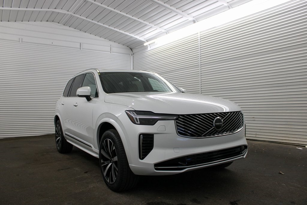 New 2026 Volvo XC90 B5 Core SUV