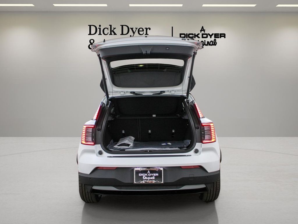 2026 Volvo EX30 Ultra - Photo 11
