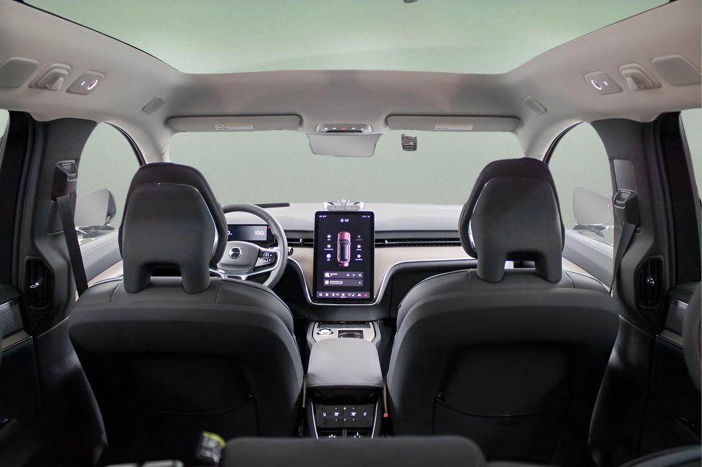 2025 Volvo EX90 Ultra - Photo 16
