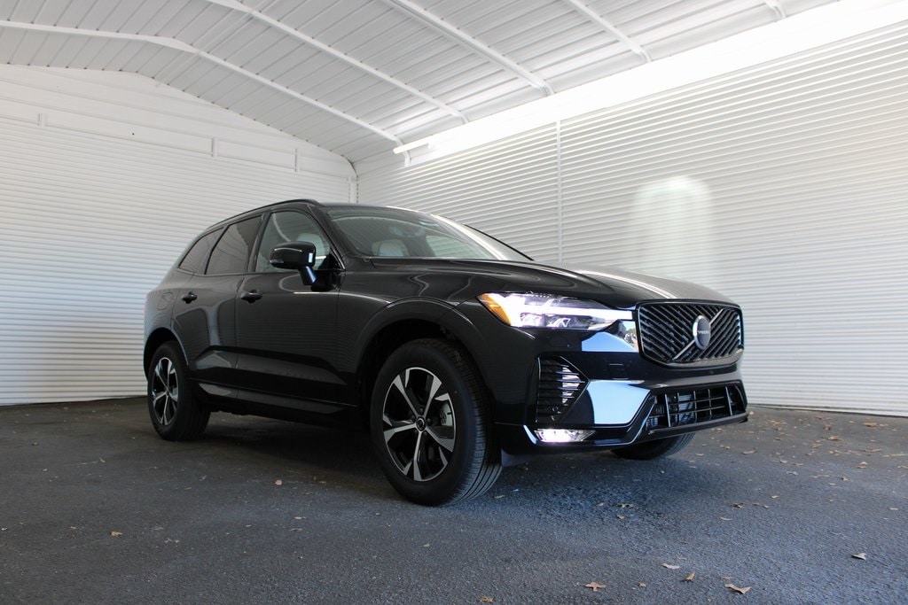 2026 Volvo XC60 Core's photo