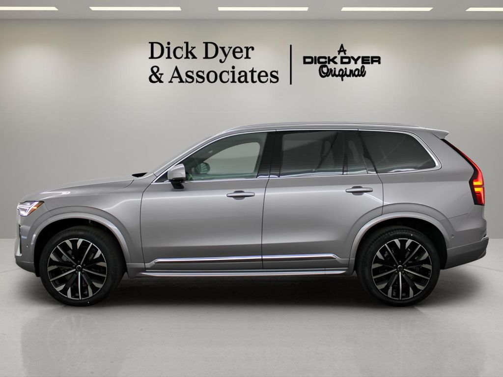 2026 Volvo XC90 Plus - Photo 6