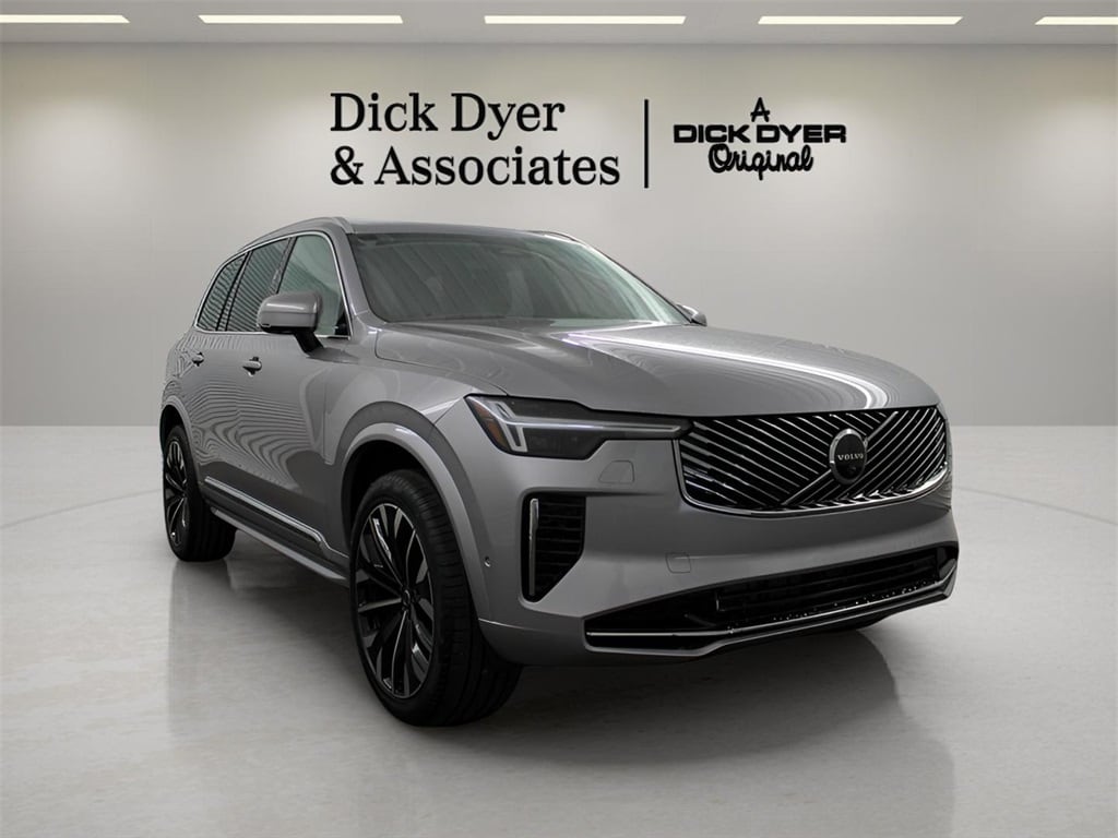 2026 Volvo XC90 Plus's photo