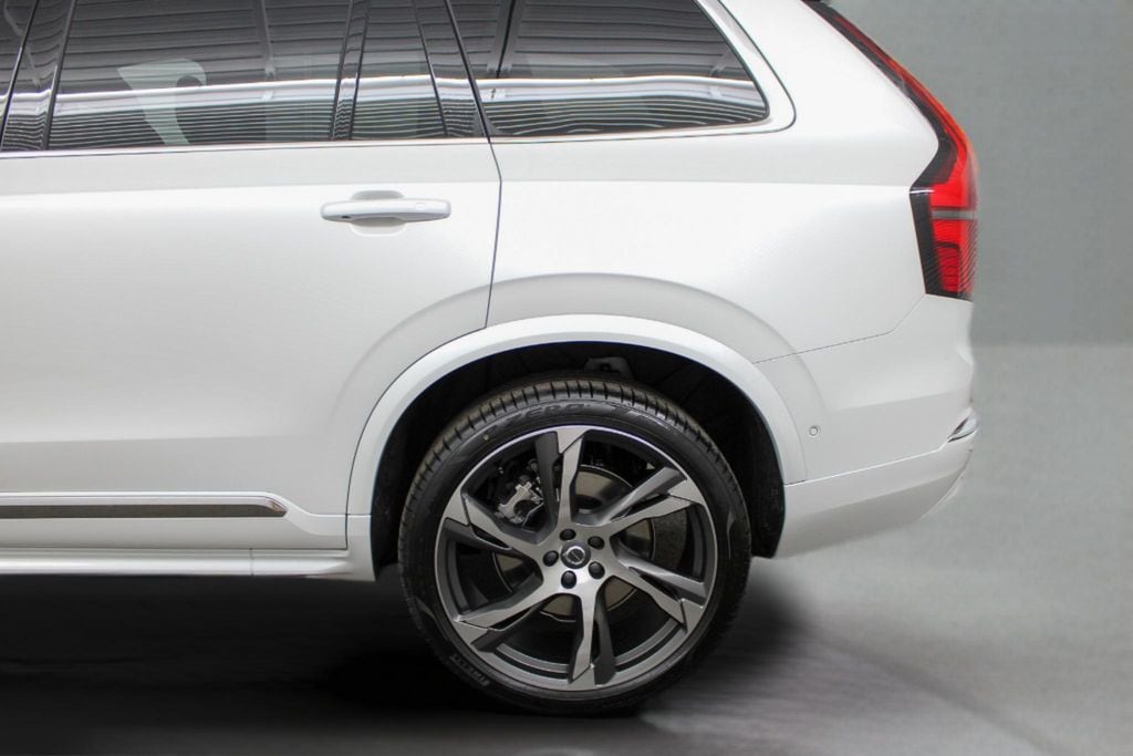 2026 Volvo XC90 Plus - Photo 32