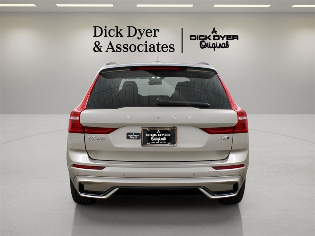 New 2025 Volvo XC60 B5 Plus SUV