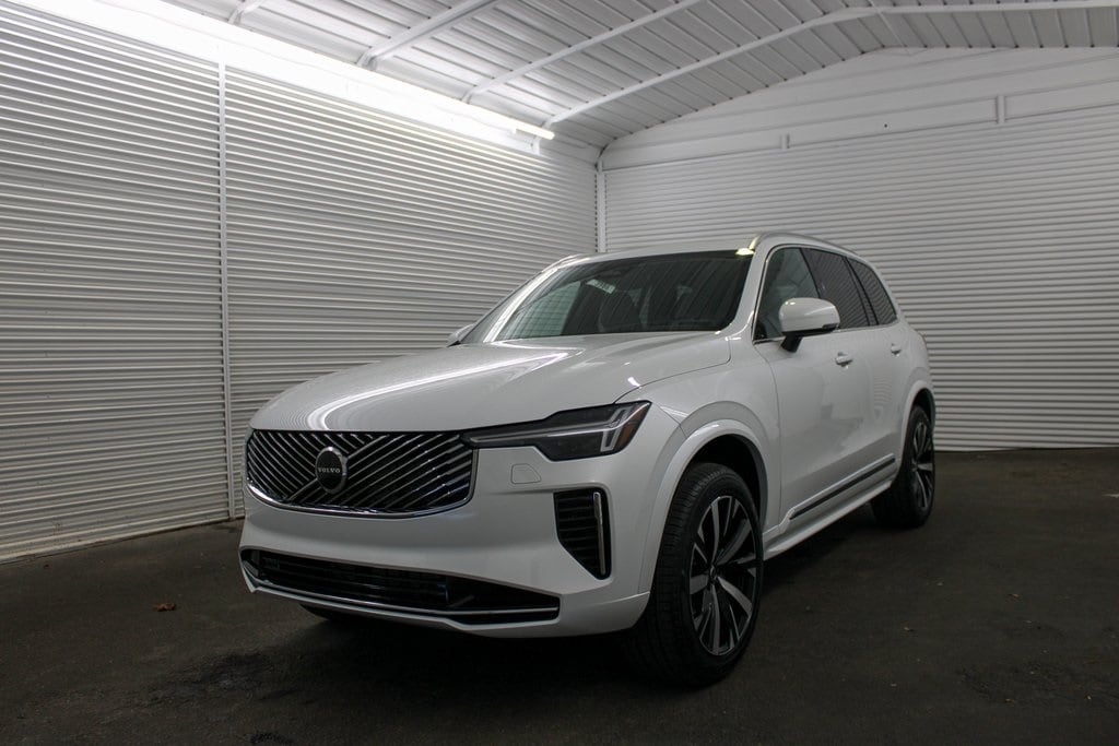 New 2026 Volvo XC90 B5 Core SUV