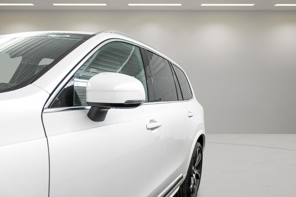 2026 Volvo XC90 Plus - Photo 30