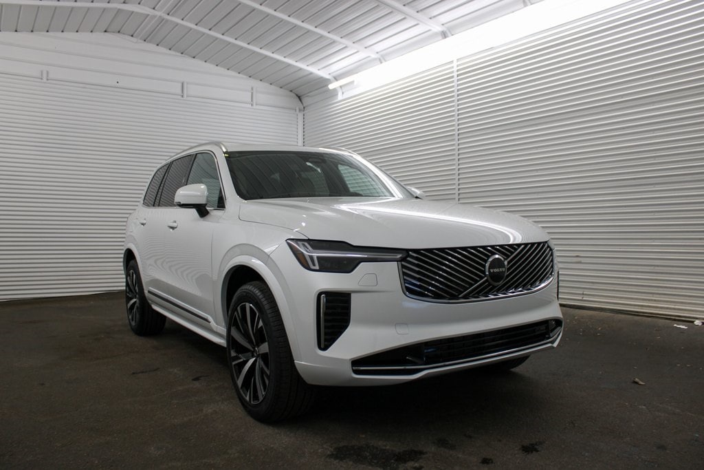 New 2026 Volvo XC90 B5 Core SUV