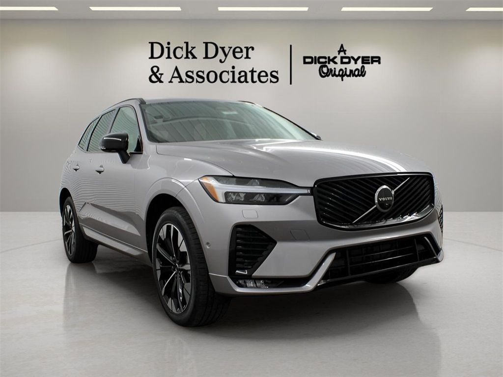 2026 Volvo XC60 Plus - Photo 10