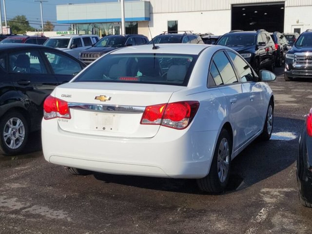 Used 2013 Chevrolet Cruze LS Car