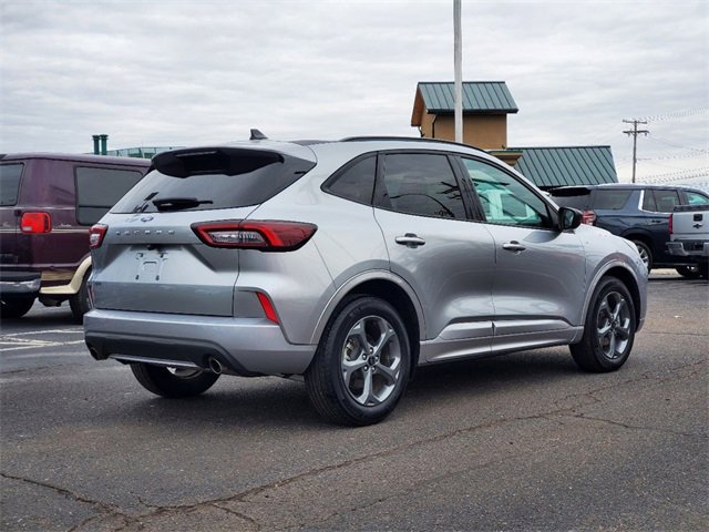 2024 Ford Escape ST-Line photo 4