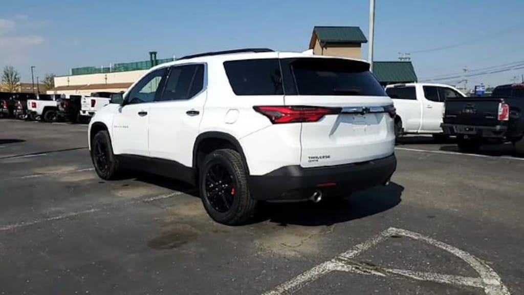 Used 2023 Chevrolet Traverse LT Cloth SUV