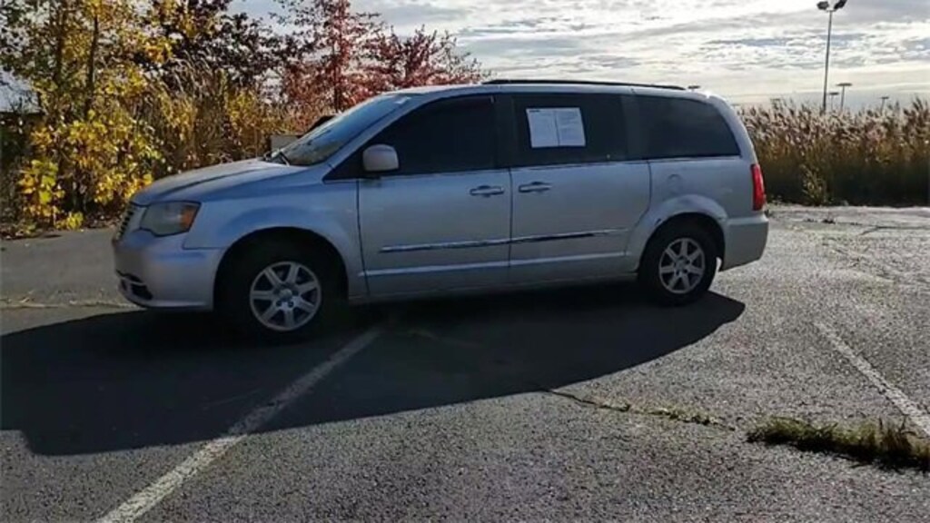 Used 2011 Chrysler Town & Country Touring Minivan