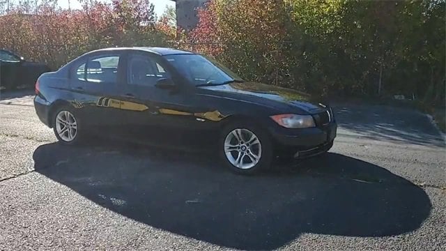 Used 2008 BMW 3 Series 328i with VIN WBAVC53568F008742 for sale in Southgate, MI