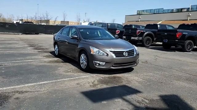 Used 2013 Nissan Altima Sedan SV with VIN 1N4AL3APXDC255483 for sale in Southgate, MI