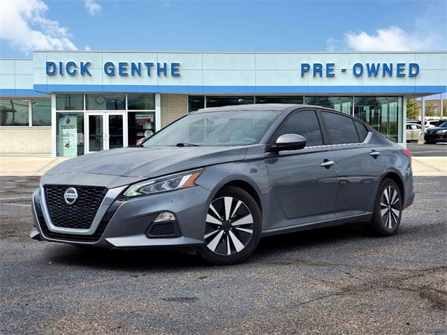 Used 2021 Nissan Altima SV with VIN 1N4BL4DVXMN370061 for sale in Southgate, MI