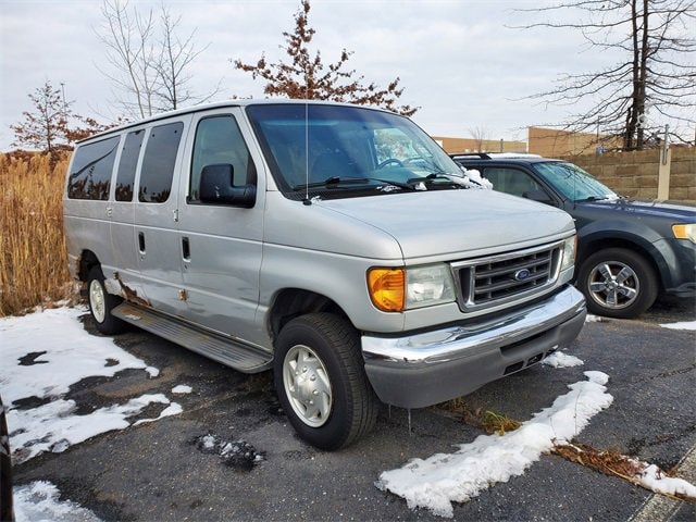 2007 Ford Econoline Wagon XL's photo