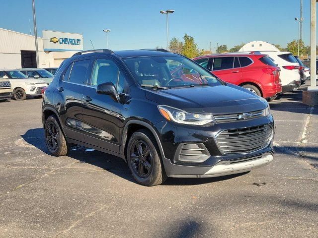 Used 2017 Chevrolet Trax LT with VIN 3GNCJLSB0HL187286 for sale in Southgate, MI