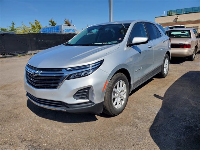 2022 Chevrolet Equinox LT photo 2