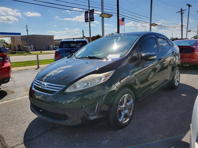 Used 2013 Ford Fiesta SE with VIN 3FADP4BJ4DM119978 for sale in Southgate, MI