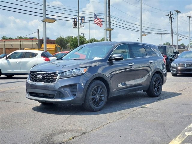 Used 2019 Kia Sorento LX with VIN 5XYPGDA31KG462476 for sale in Southgate, MI