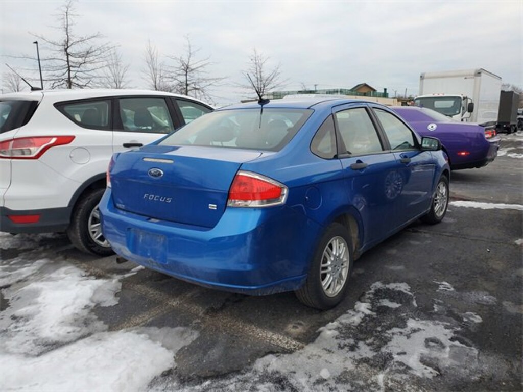 Used 2011 Ford Focus SE