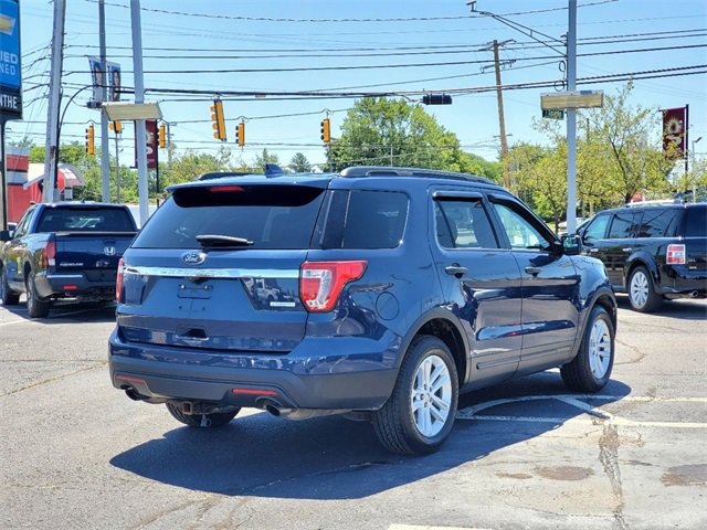 2016 Ford Explorer Base photo 4