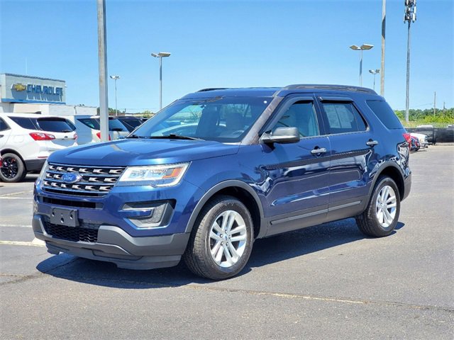 2016 Ford Explorer Base photo 2