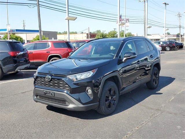 Used 2021 Toyota RAV4 XLE with VIN 2T3W1RFV2MW127123 for sale in Southgate, MI