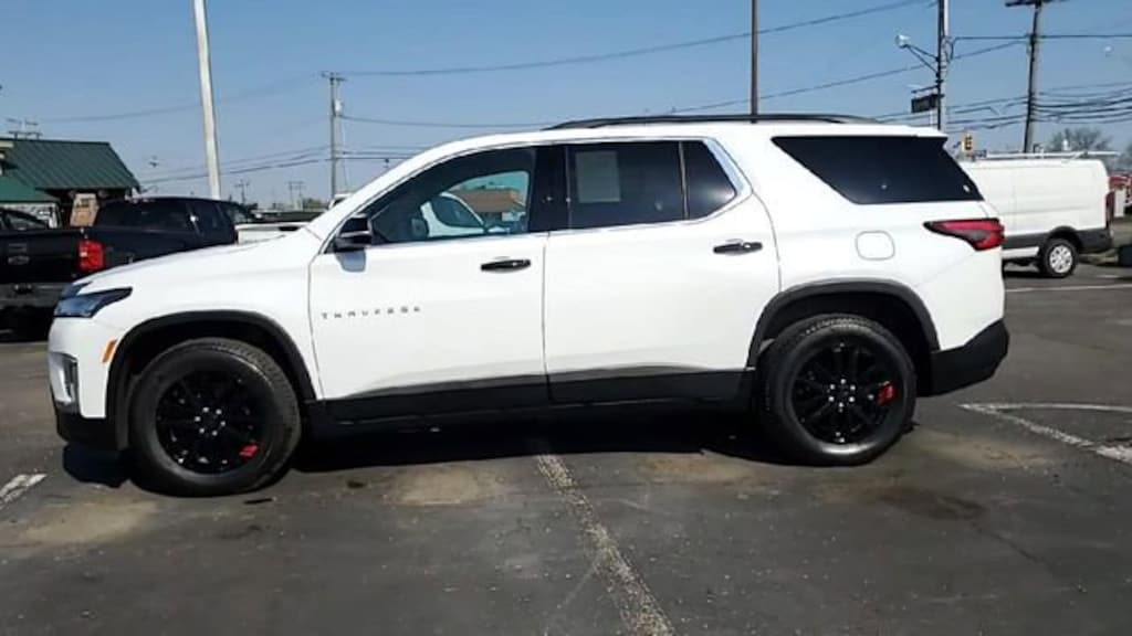 Used 2023 Chevrolet Traverse LT Cloth SUV