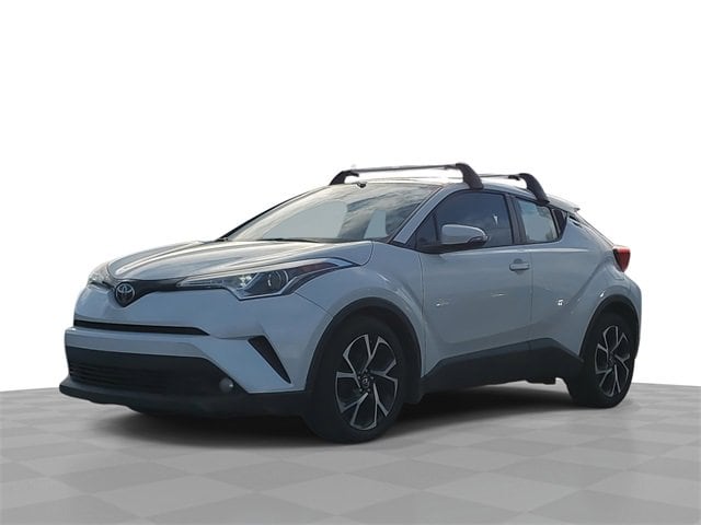 2018 Toyota C-HR XLE Premium's photo