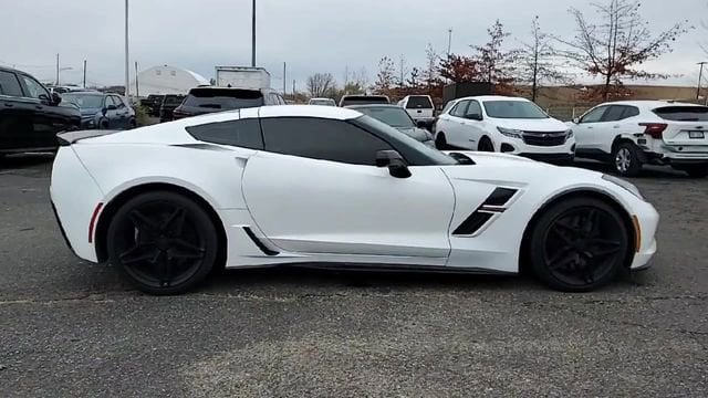 2019 Chevrolet Corvette 2LT - Photo 9