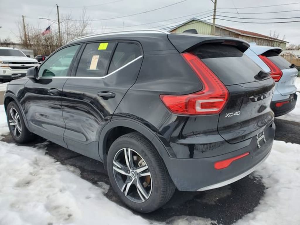 Used 2025 Volvo XC40 Core Bright Theme