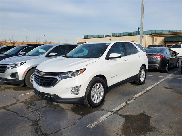 2019 Chevrolet Equinox LT photo 2