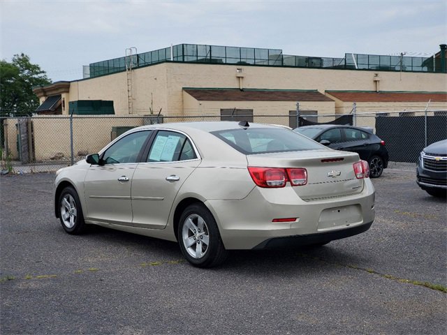 2014 Chevrolet Malibu LS photo 3