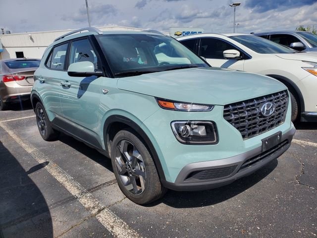 2025 Hyundai Venue SEL IVT's photo